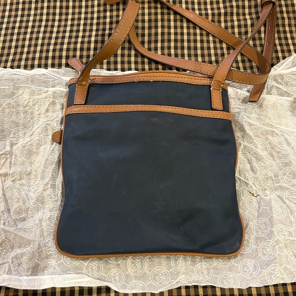 Pew-owned MK Michael Kors Navy blue small bag. - Picture 5 of 9